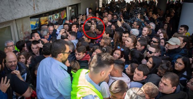 Álvarez de Toledo carga contra los estudiantes de la protesta en Barcelona: "Pijos, niñatos totalitarios"