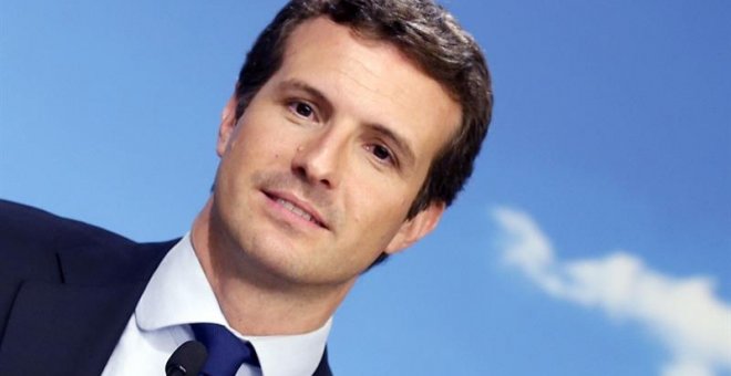 Hundimiento del PP: Casado pierde más de la mitad de sus escaños y no dimitirá pese al peor resultado de su historia