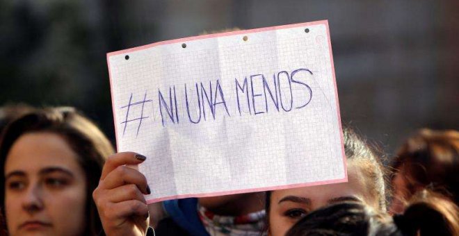 Un tribunal considera que apuñalar tres veces a su mujer no implica "ánimo de matar" y condena a un hombre por lesiones