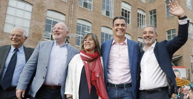 Els socialistes s'aferren a Pedro Sánchez per guanyar vots per Barcelona i Brussel·les
