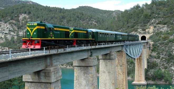 Alsa avanza como operador ferroviario al hacerse con su segundo tren turístico