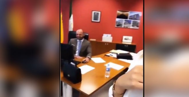 Adelante Andalucía pide el cese del director general de Educación andaluz por el vídeo en su despacho con su pareja
