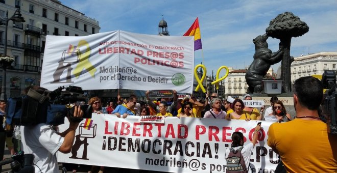 "Decidir no és un delicte", criden grups de ciutadans al centre de Madrid