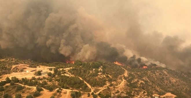 Un incendio en Tarragona quema 6.500 hectáreas y sigue sin control