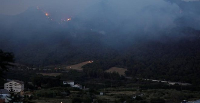 L’incendi de Capellades està estabilitzat en un 60% però s’hi manté el risc de revifades