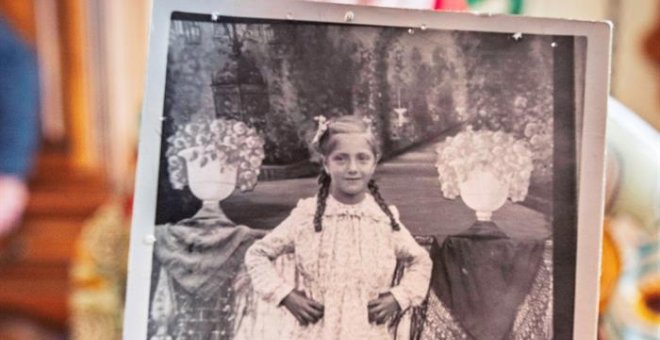 Recupera 80 años después una foto suya que le arrebataron a su padre en un campo nazi