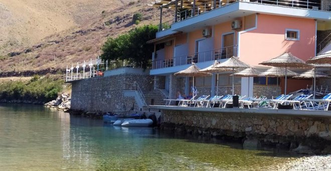 Demolido el restaurante del albanés que atacó a la familia de empresario y fundador de ONO Eugenio Galdón