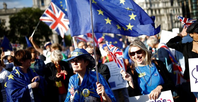 Gibraltar prevé colas de dos horas en la frontera si hay un brexit duro