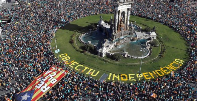 L’independentisme omple el carrer i apel·la a la “unitat” entre retrets als partits