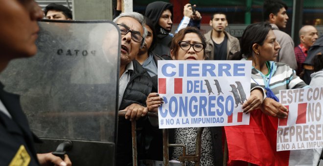 El Gobierno de Perú convoca elecciones legislativas en medio de su mayor crisis política en lo que va de siglo