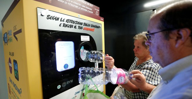 Roma regala viajes en metro a cambio de plástico para fomentar el reciclaje