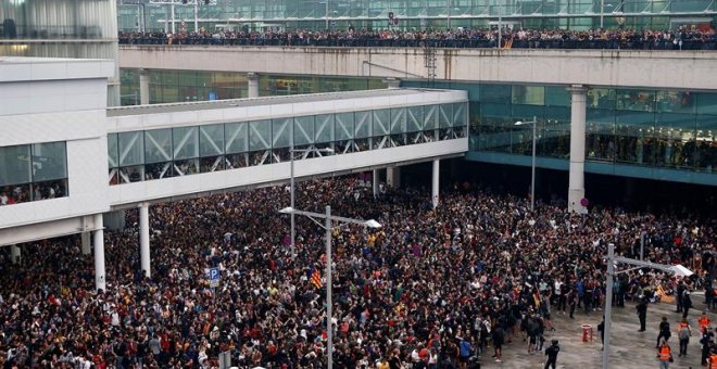 El Tsunami Democràtic fa una crida a "desobeir" la jornada de reflexió i critica l'Estat per la "violència policial"