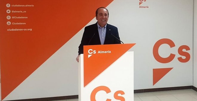 Dimite el diputado de Cs que cobró por viajes aprovechando sus desplazamientos al Parlamento desde Almería