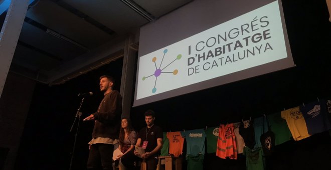 El I Congrés d'Habitatge de Catalunya acorda iniciar una campanya per "fer caure" Divarian, el "fons voltor del BBVA"