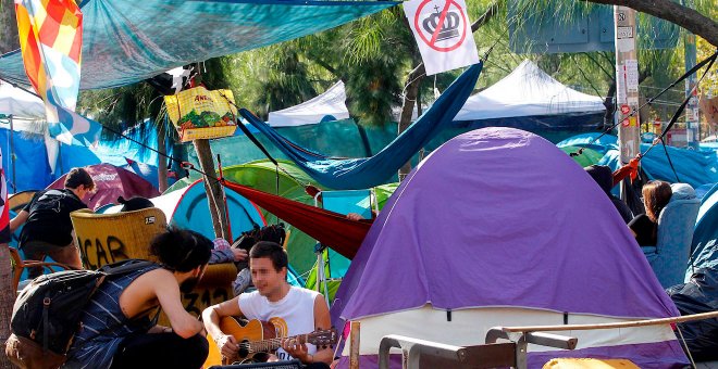 El liderazgo feminista del Punto Lila sostuvo la acampada juvenil de la Plaça Universitat
