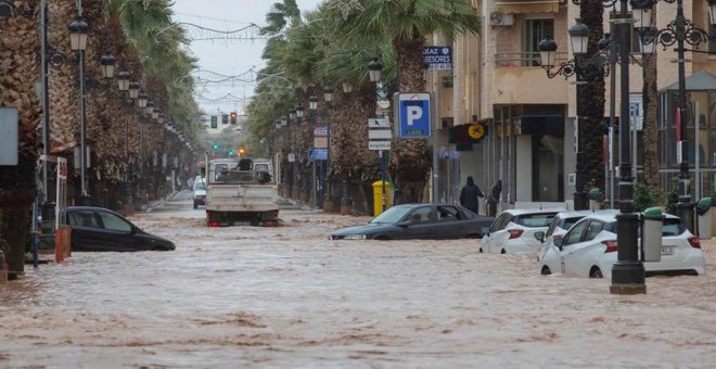 La borrasca no remite y deja 100 evacuados y diez carreteras cortadas en Murcia
