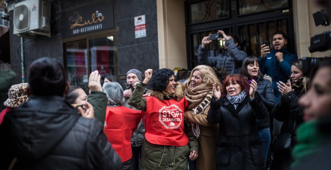 Los inquilinos de 27 viviendas de Madrid logran aplazar su desahucio y exigen a la Sareb que negocie nuevos alquileres