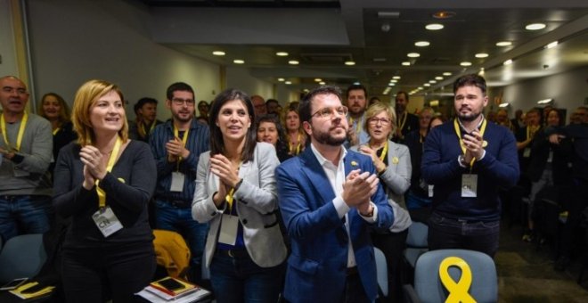Les bases d'ERC validen l'acord amb el PSOE que tensa més les relacions amb JxCat