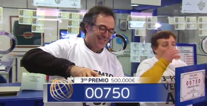 El tercer premio de la Lotería de Navidad, el 750, repartido por media España
