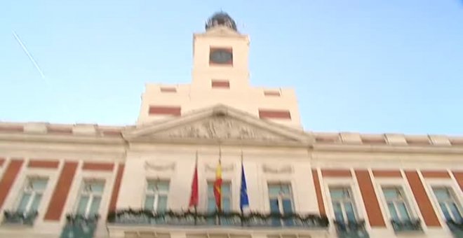 Cientos de personas celebran en Sol unas preuvas matutinas llenas de buenos deseos