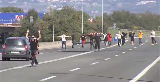 Los independentistas retoman las protestan y cortan las principales vías en Cataluña