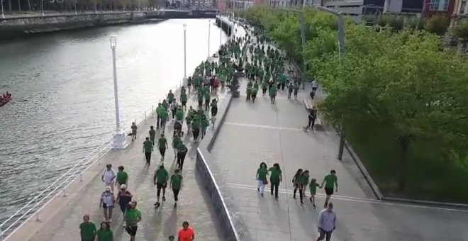 Un marea verde recorre Bilbao para sensibilizar sobre el síndrome de Down