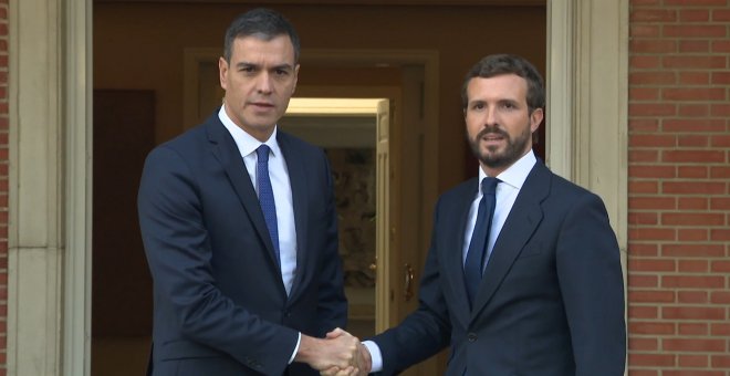 Sánchez y Casado se reúnen en Moncloa por los disturbios de Cataluña