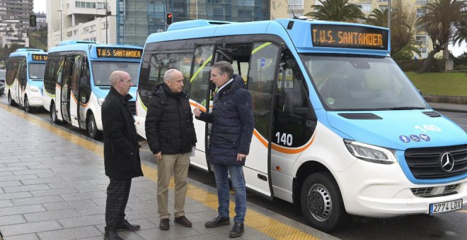 El TUS incorpora tres nuevos microbuses que cubrirán la línea 16