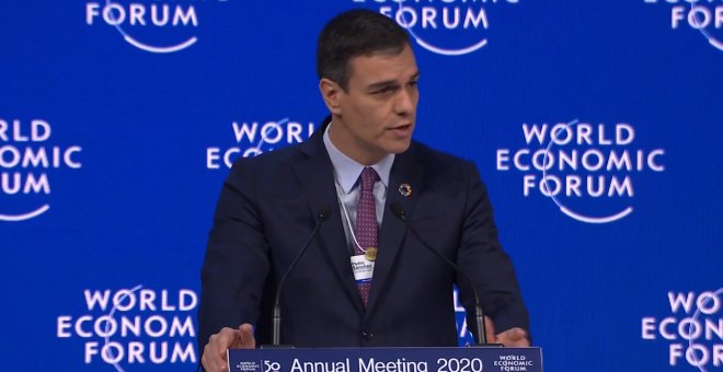 Pedro Sánchez promete en Davos reducir el déficit