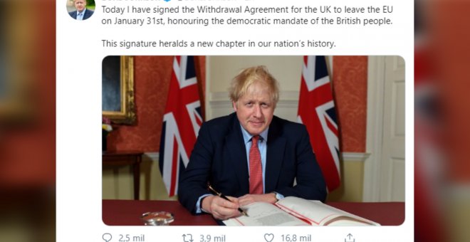 Johnson firma el acuerdo del Brexit y habla de "un nuevo capítulo"
