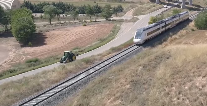 El AVE engulle el 90% de la inversión ferroviaria mientras el tren rural entra en vía muerta