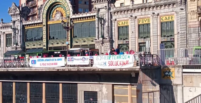 Activistas contra los peajes de la AP-8 se movilizan en Bilbao