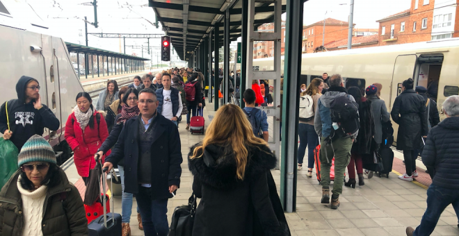 Media hora de retraso del Alvia Madrid-Santander por un transbordo en Palencia por una avería