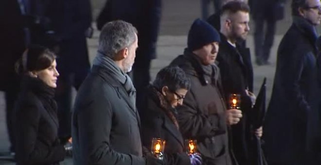 Los reyes recuerdan a las víctimas del campo de exterminio de Auschwitz-Birkenau