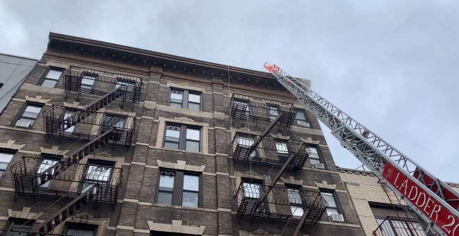 Los bomberos intervienen en un incendio en Nueva York
