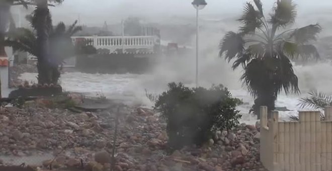 Iglesias y Puig visitan las zonas afectadas por Gloria en la costa valenciana