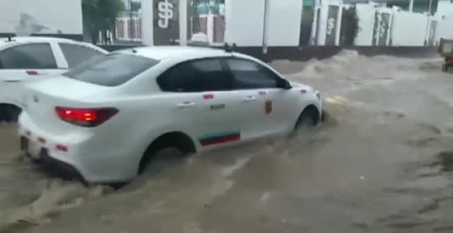 Las fuertes lluvias inundan la región andina de Perú