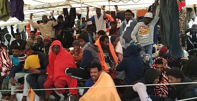 El día a día de los migrantes en el Open Arms