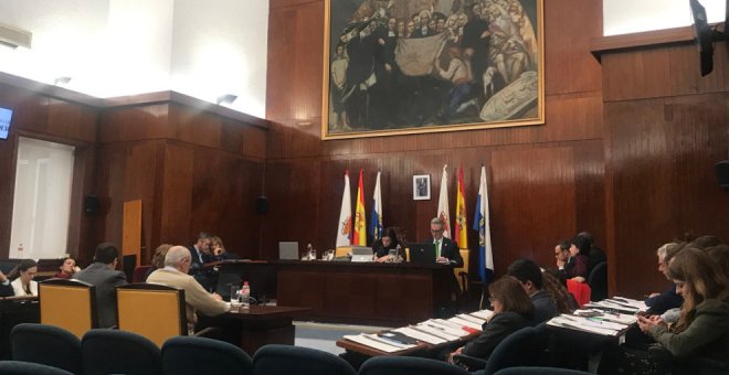 El Pleno rechaza la moción de Vox para conservar el carril bus en el Paseo Pereda