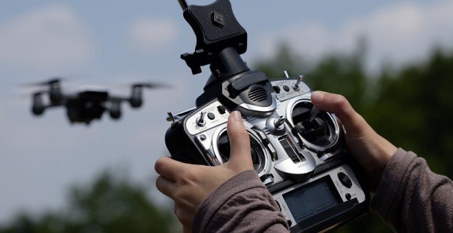 Volar un dron cerca de un aeropuerto es una infracción grave sancionada con hasta 90.000 euros