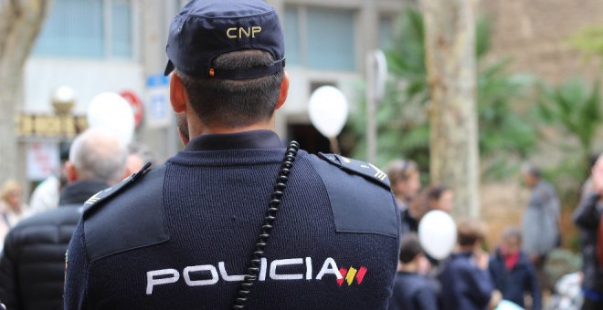 Detenido por agredir a dos policías cuando intentaban identificarle por consumir droga en la calle