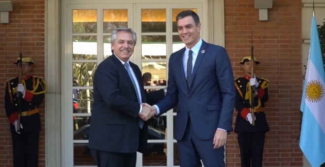 Sánchez recibe al presidente de Argentina en la Moncloa