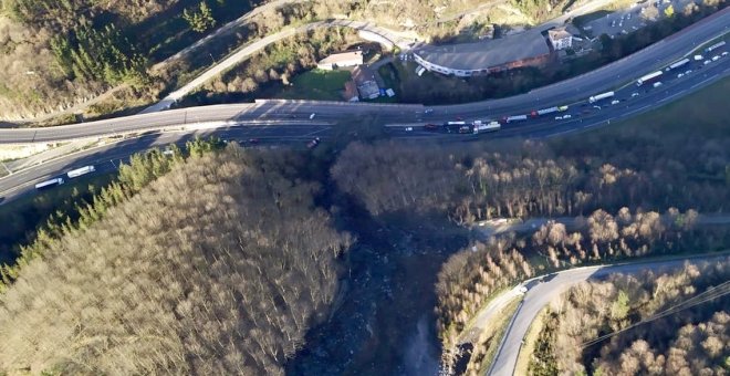 Reanudan la búsqueda de los dos desaparecidos en Zaldibar