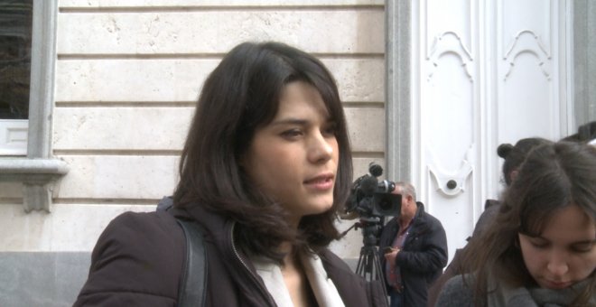 Isa Serra a su salida del juicio