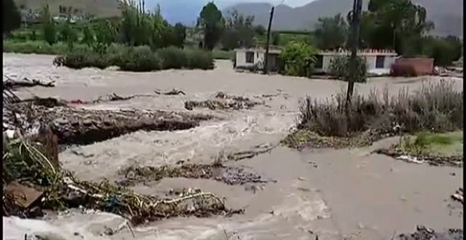 Las lluvias torrenciales causan inundaciones en las localidades peruanas de Tacna y Arequipa