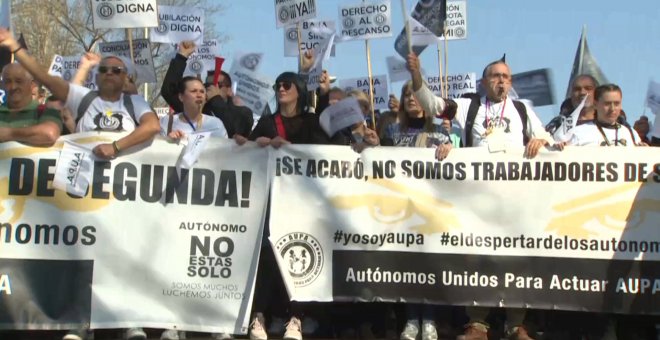 Autónomos se manifiestan en Madrid para exigir sus derechos