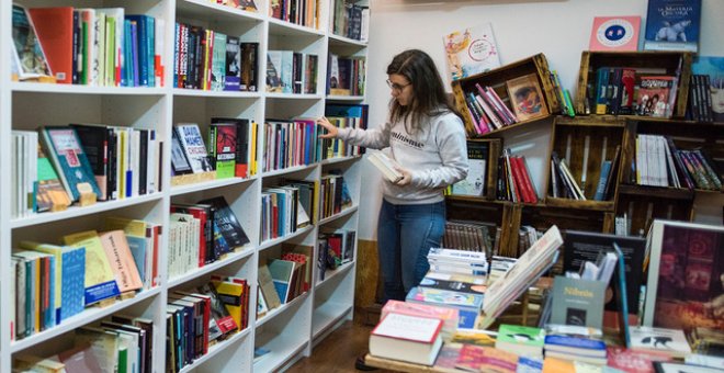 Diverses llibreries cooperatives impulsen la campanya "Sempre és 23" per desestacionalitzar Sant Jordi