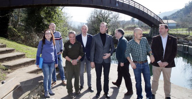 Inauguradas las obras de renovación de la pasarela peatonal sobre el río Pas