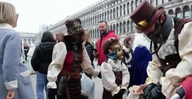 El coronavirus suspende el carnaval de Venecia