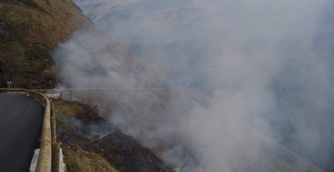 Cantabria mantiene el nivel 2 del operativo de incendios forestales con dos activos en Rionansa de los ocho provocados esta jornada